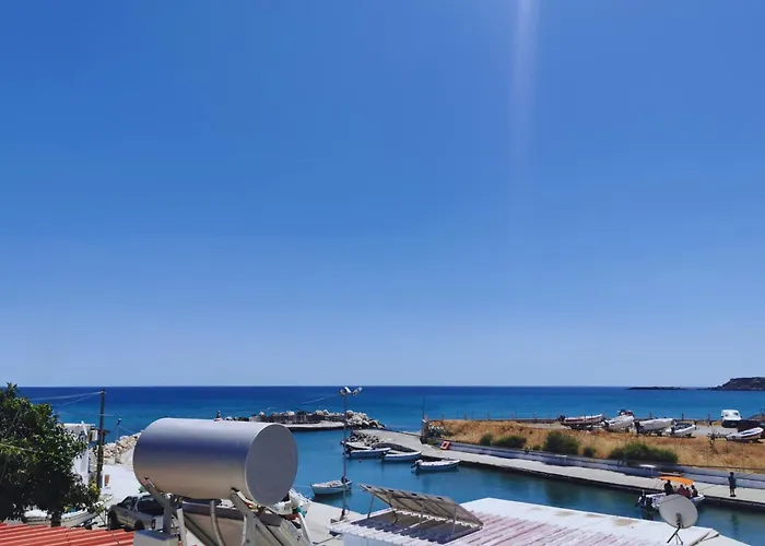 Thalassia Avra Stegna *