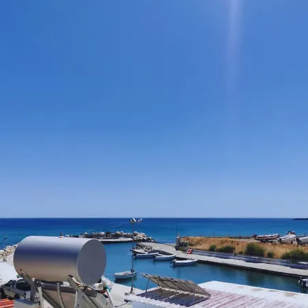 Thalassia Avra Stegna *