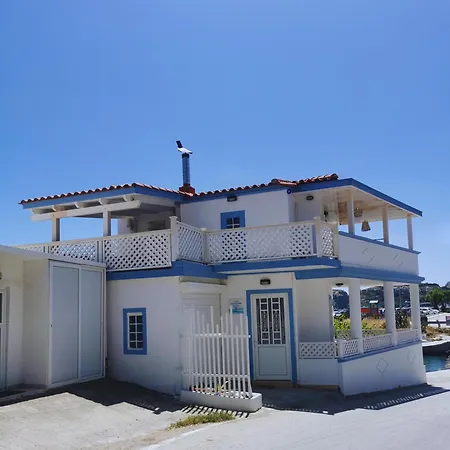 Thalassia Avra Stegna *