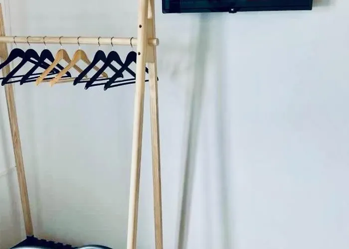 Thalassia Avra Stegna *