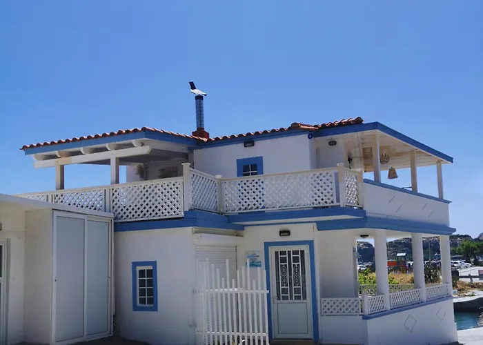 Thalassia Avra Stegna *